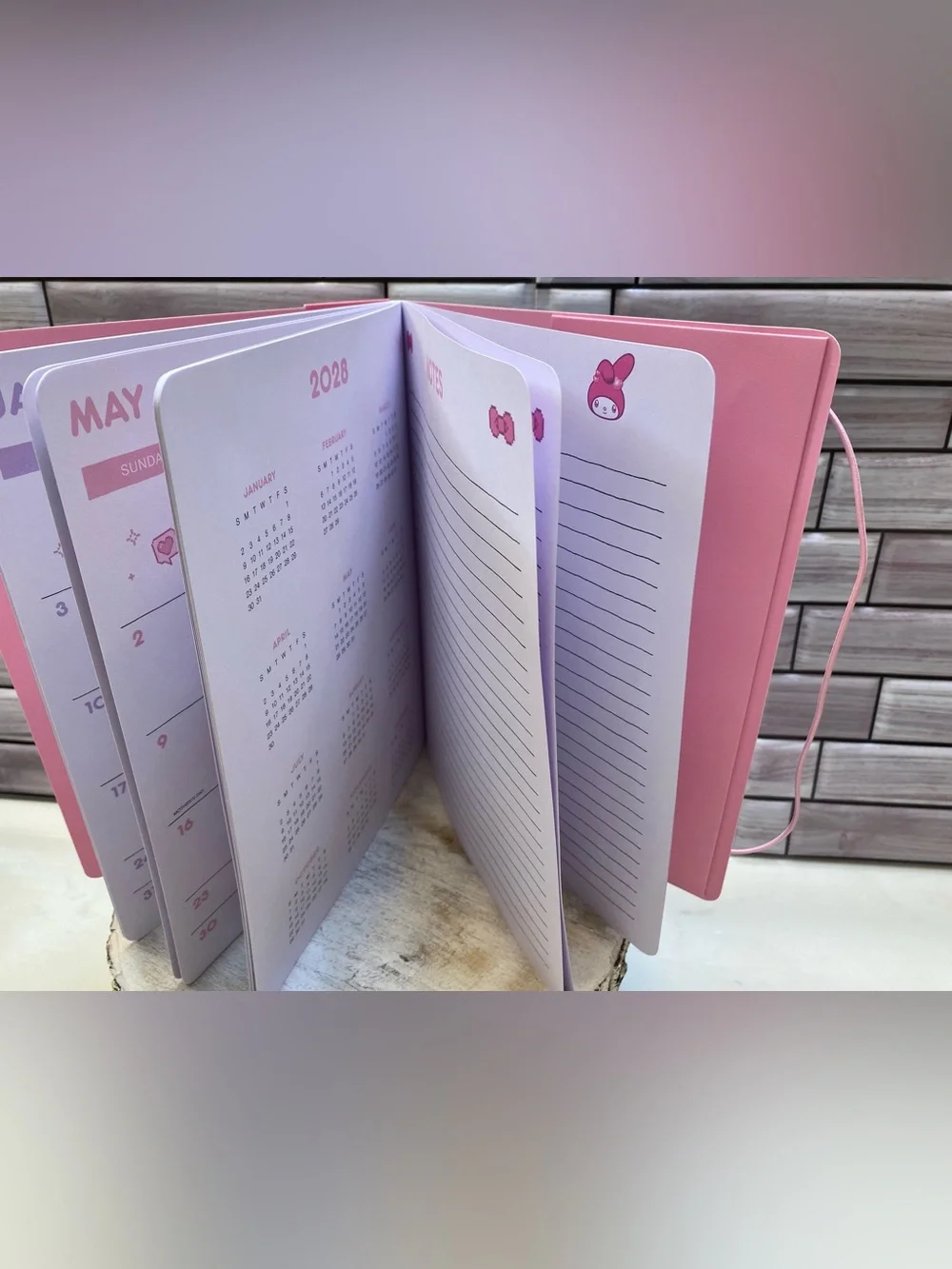 Hello Kitty & Friends ❤️  Monthly 17 months Planner Aug 2026 to Dec 2027 NWT